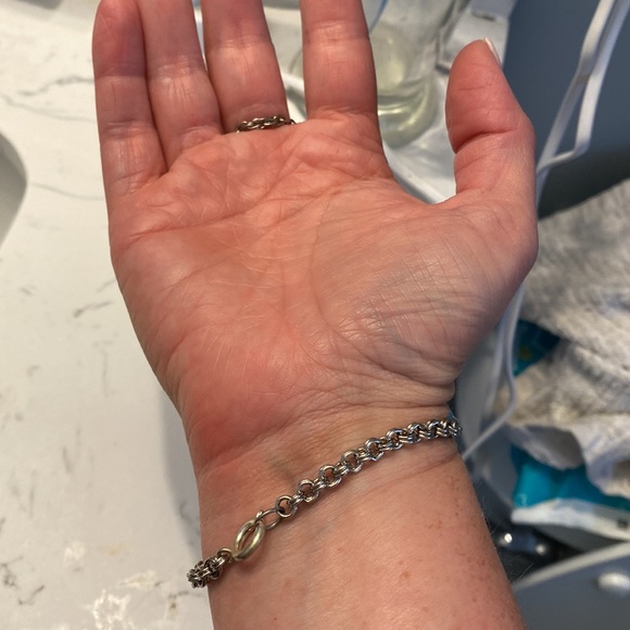 Hand jewelry - Picture 2 of 2